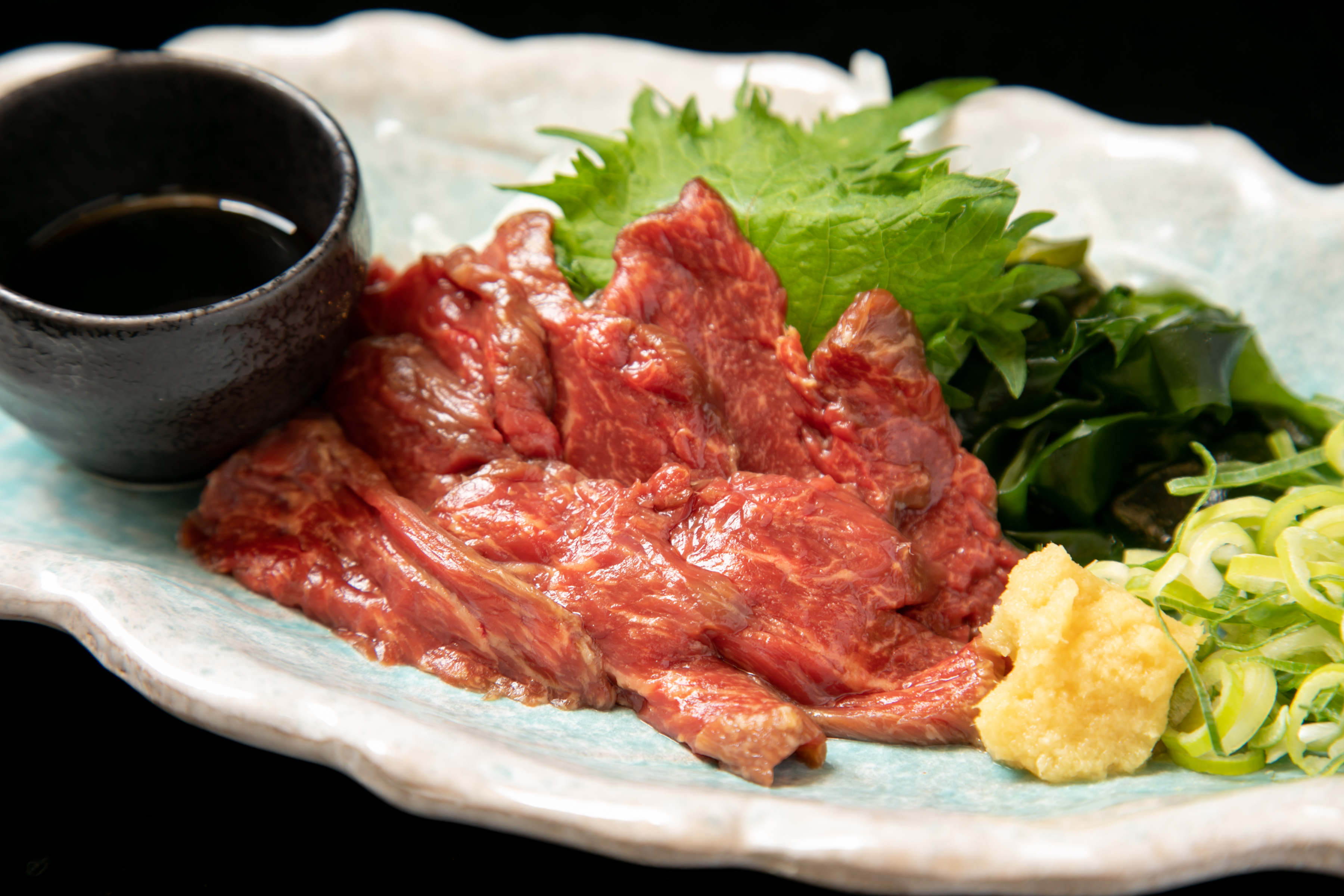 熊本県産　霜降り馬肉刺し身